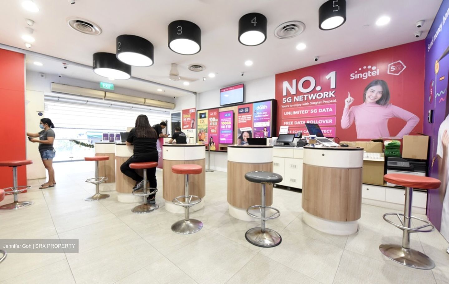 Lucky Plaza (D9), Retail #474235371